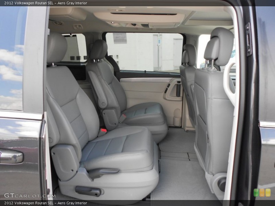 Aero Gray Interior Photo for the 2012 Volkswagen Routan SEL #54324981