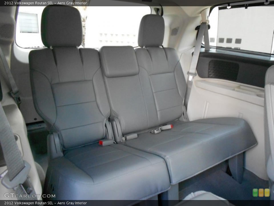 Aero Gray Interior Photo for the 2012 Volkswagen Routan SEL #54324989