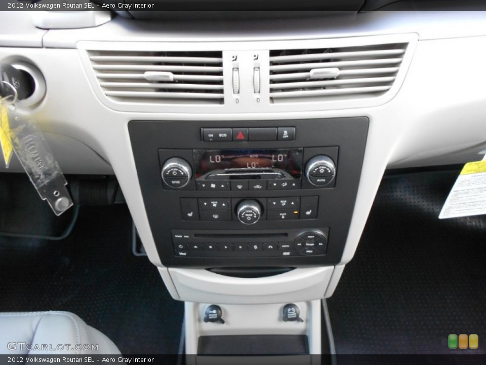 Aero Gray Interior Controls for the 2012 Volkswagen Routan SEL #54325041