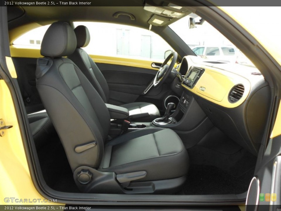 Titan Black Interior Photo for the 2012 Volkswagen Beetle 2.5L #54325218