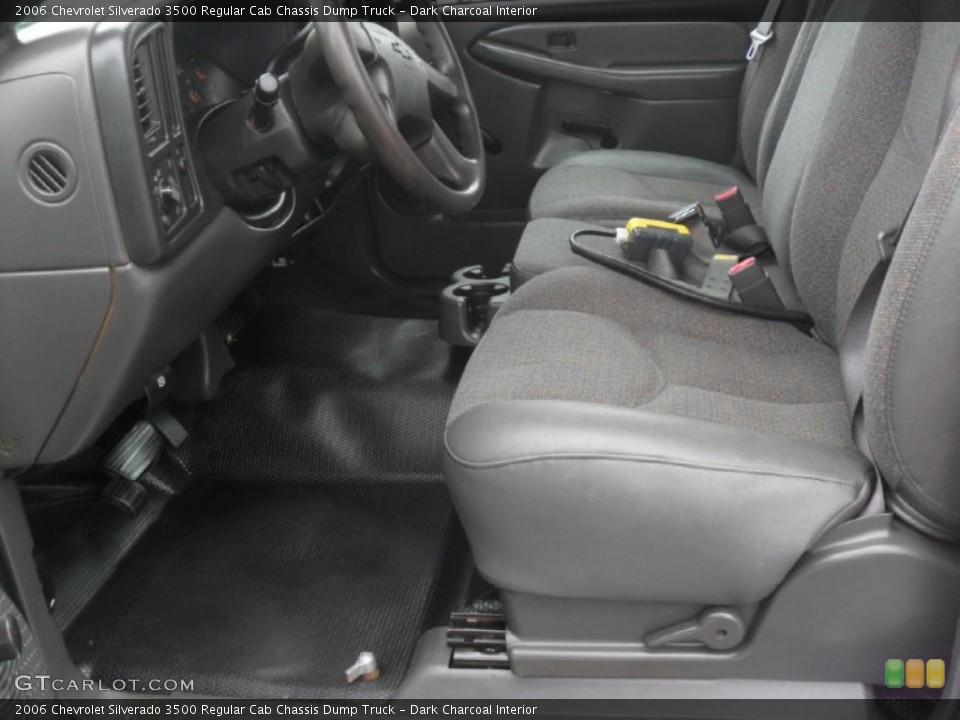 Dark Charcoal Interior Photo for the 2006 Chevrolet Silverado 3500 Regular Cab Chassis Dump Truck #54329617