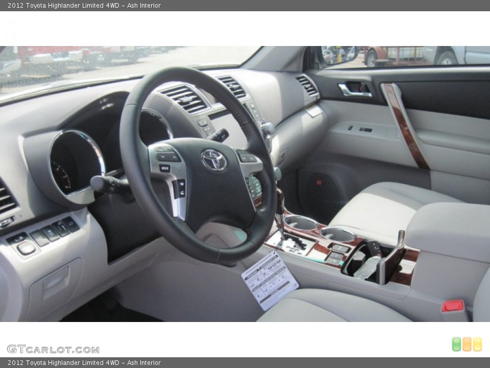 Ash Interior Photo for the 2012 Toyota Highlander Limited 4WD #54333822