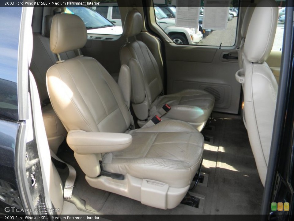 Medium Parchment Interior Photo for the 2003 Ford Windstar SEL #54350227