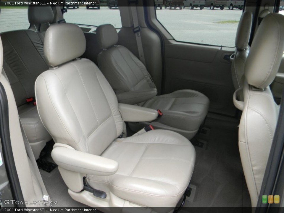 Medium Parchment Interior Photo for the 2001 Ford Windstar SEL #54353800
