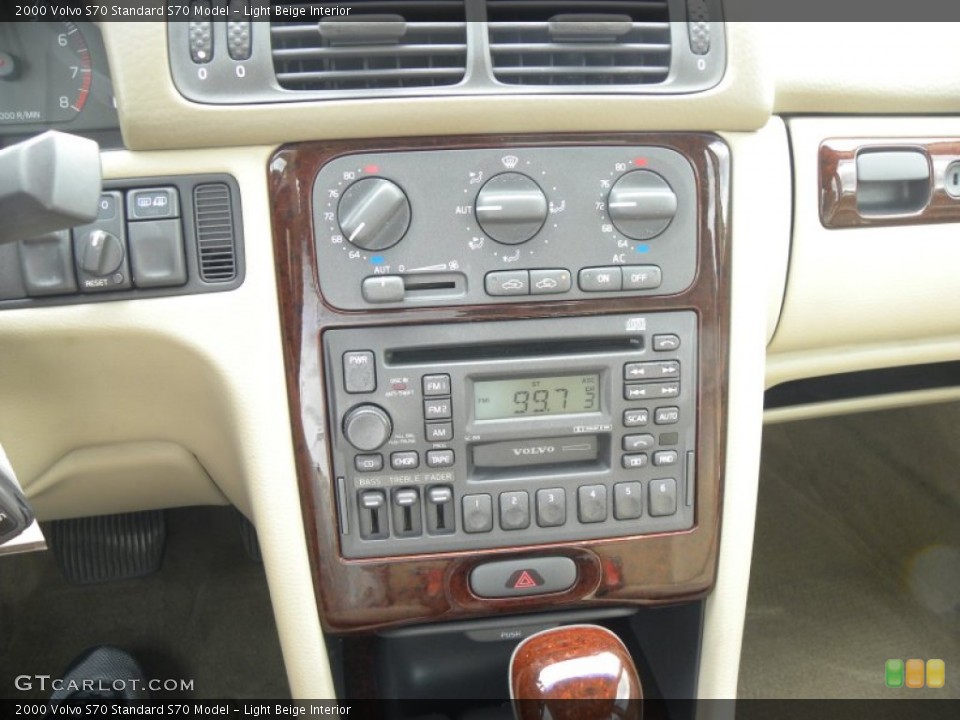 Light Beige Interior Controls for the 2000 Volvo S70  #54357472