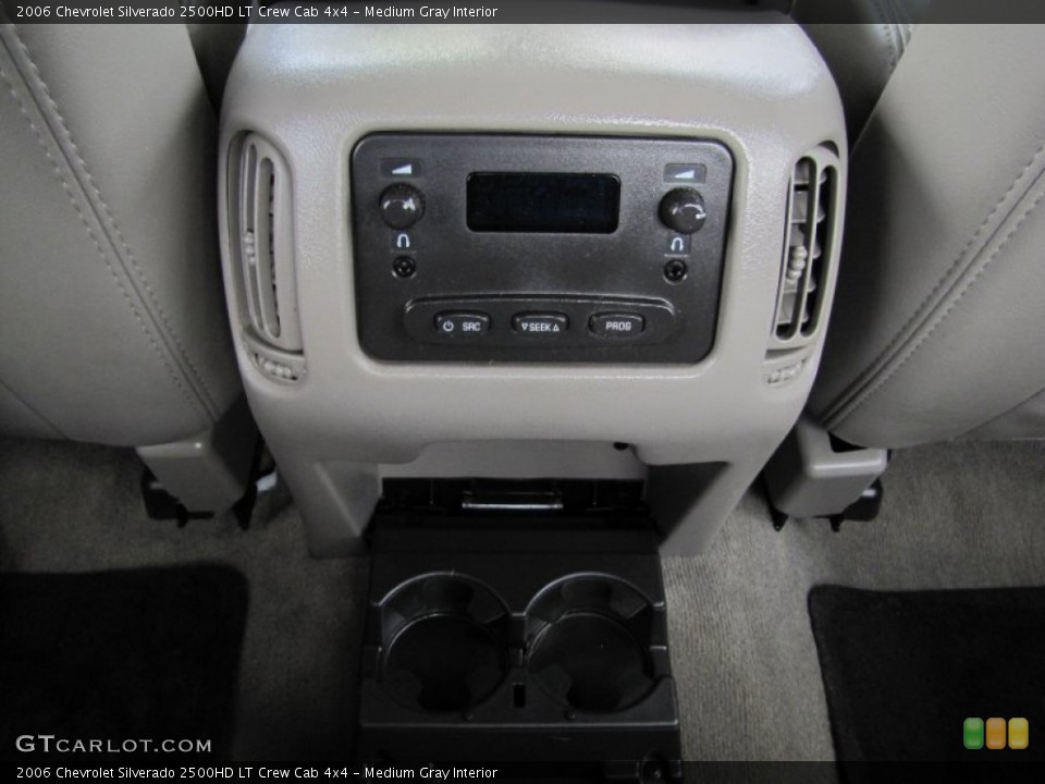 Medium Gray Interior Controls for the 2006 Chevrolet Silverado 2500HD LT Crew Cab 4x4 #54362341