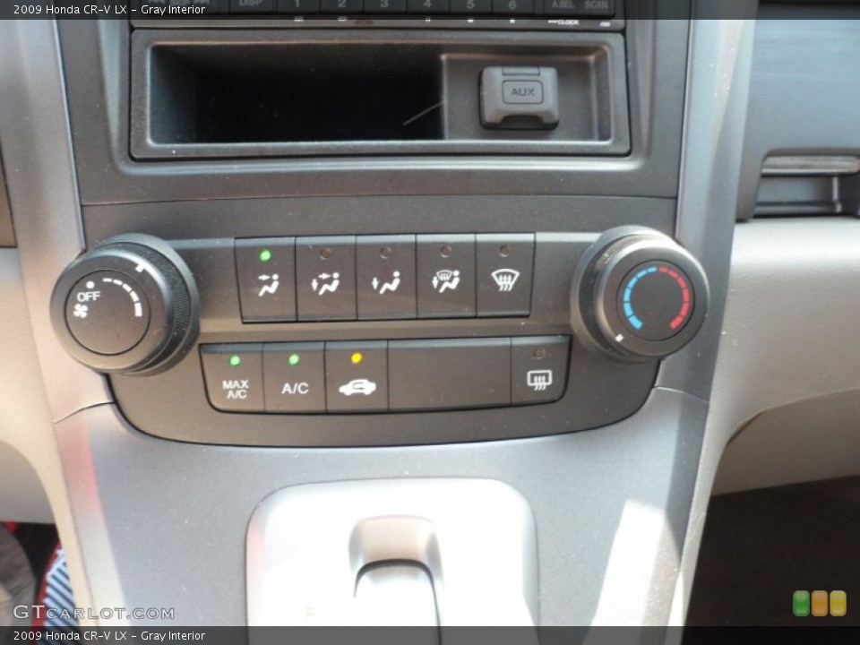Gray Interior Controls for the 2009 Honda CR-V LX #54368899