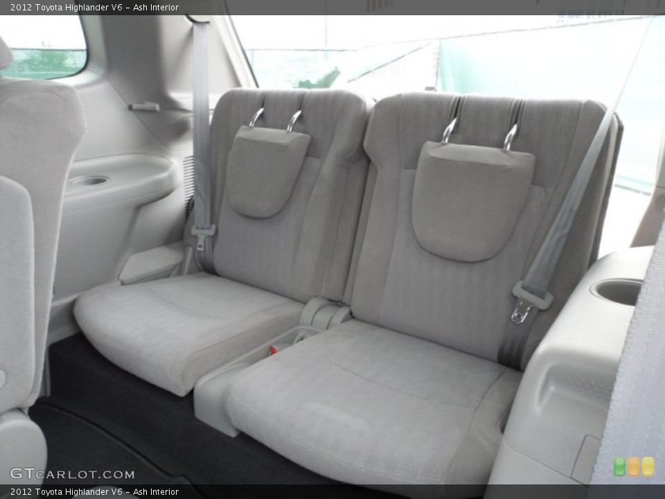Ash Interior Photo for the 2012 Toyota Highlander V6 #54373327