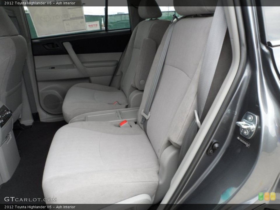 Ash Interior Photo for the 2012 Toyota Highlander V6 #54373346