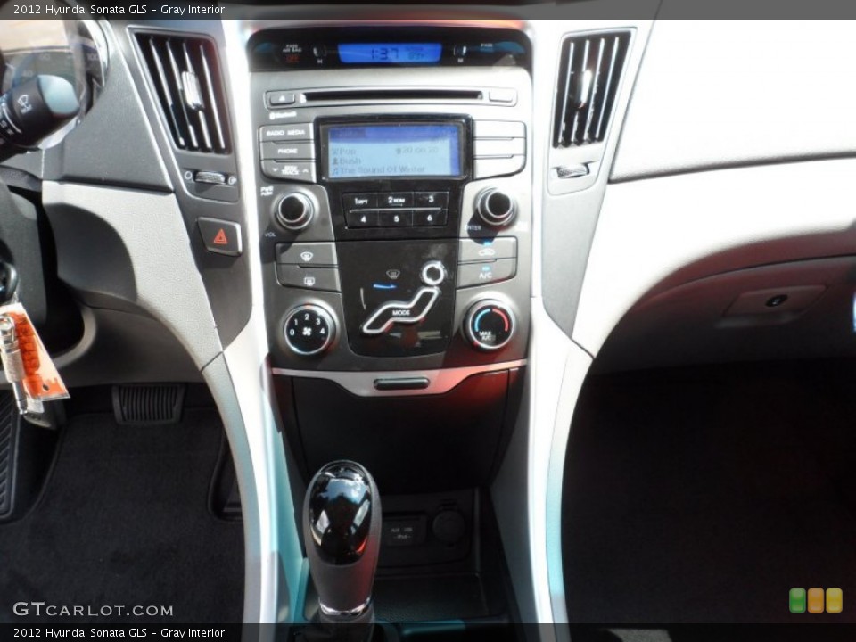 Gray Interior Controls for the 2012 Hyundai Sonata GLS #54373816