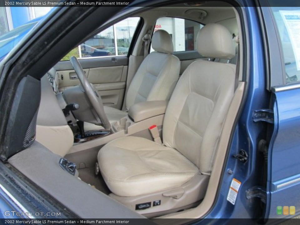 Medium Parchment Interior Photo for the 2002 Mercury Sable LS Premium Sedan #54379535