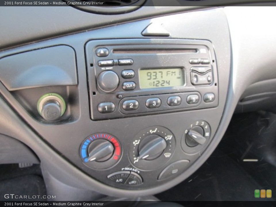 Medium Graphite Grey Interior Controls for the 2001 Ford Focus SE Sedan #54379890