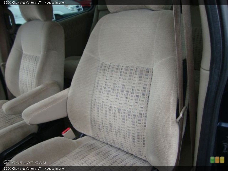 Neutral Interior Photo for the 2000 Chevrolet Venture LT #54388606