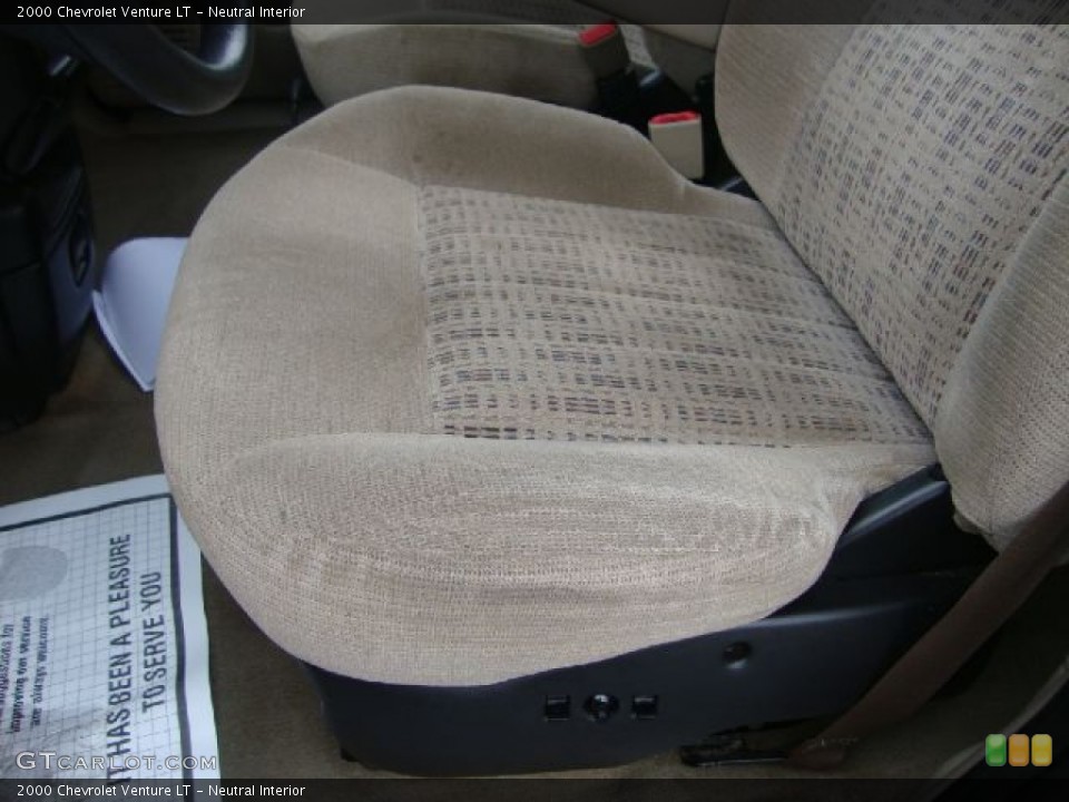 Neutral Interior Photo for the 2000 Chevrolet Venture LT #54388615