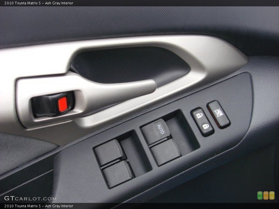 Ash Gray Interior Controls for the 2010 Toyota Matrix S #54395953
