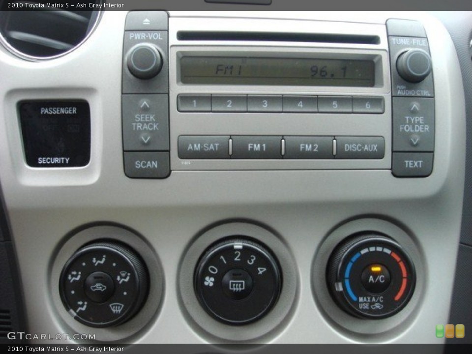 Ash Gray Interior Controls for the 2010 Toyota Matrix S #54395962