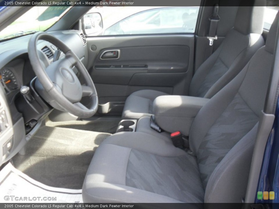 Medium Dark Pewter Interior Photo for the 2005 Chevrolet Colorado LS Regular Cab 4x4 #54396407