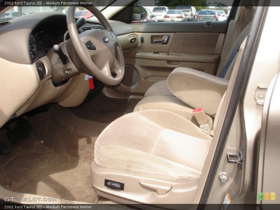 Medium Parchment Interior Photo for the 2002 Ford Taurus SES #54397871