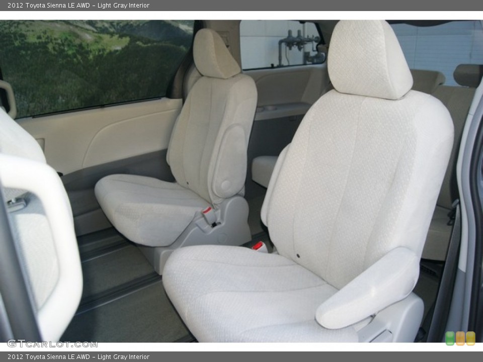 Light Gray Interior Photo for the 2012 Toyota Sienna LE AWD #54402019