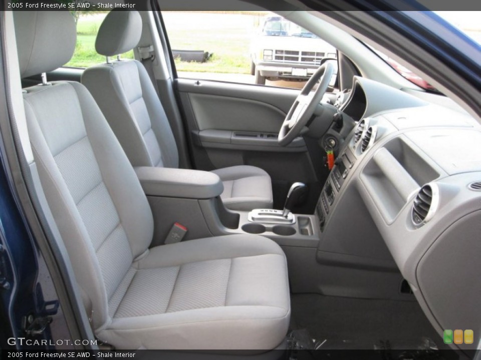 Shale Interior Photo for the 2005 Ford Freestyle SE AWD #54405733