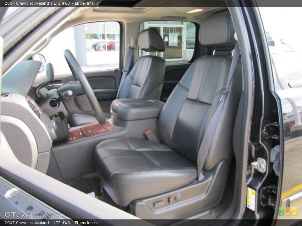 Ebony Interior Photo for the 2007 Chevrolet Avalanche LTZ 4WD #54416119