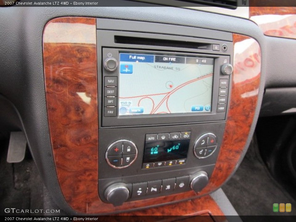 Ebony Interior Controls for the 2007 Chevrolet Avalanche LTZ 4WD #54416131