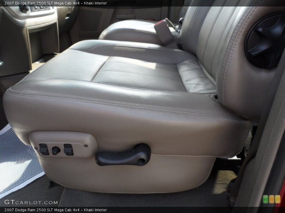 Khaki Interior Photo for the 2007 Dodge Ram 2500 SLT Mega Cab 4x4 #54420921
