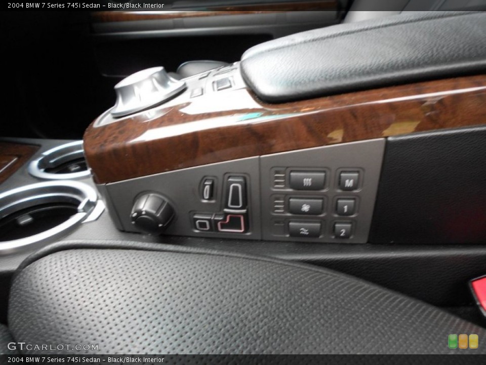 Black/Black Interior Controls for the 2004 BMW 7 Series 745i Sedan #54423222