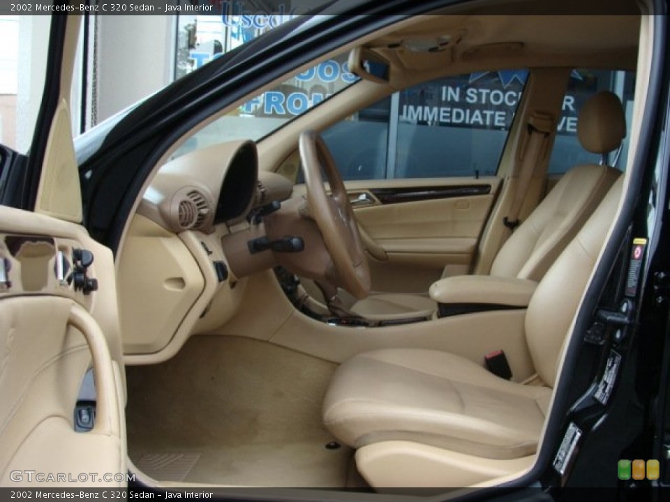 Java Interior Photo for the 2002 Mercedes-Benz C 320 Sedan #54432247