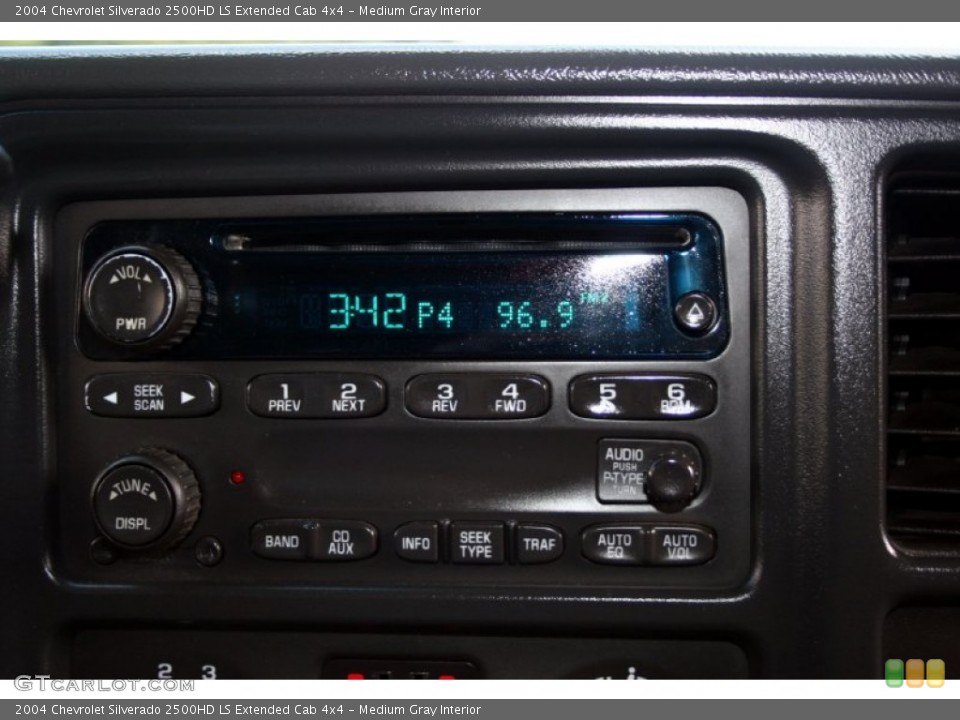 Medium Gray Interior Audio System for the 2004 Chevrolet Silverado 2500HD LS Extended Cab 4x4 #54435146