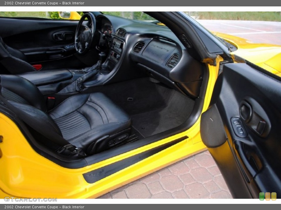 Black Interior Photo for the 2002 Chevrolet Corvette Coupe #54435501