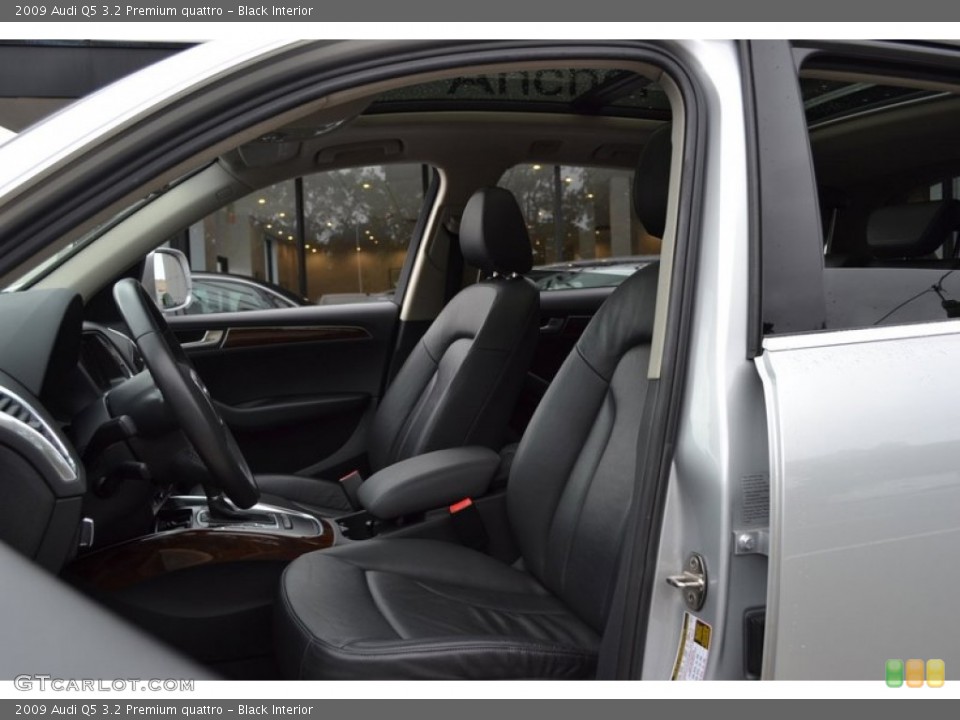 Black Interior Photo for the 2009 Audi Q5 3.2 Premium quattro #54436596