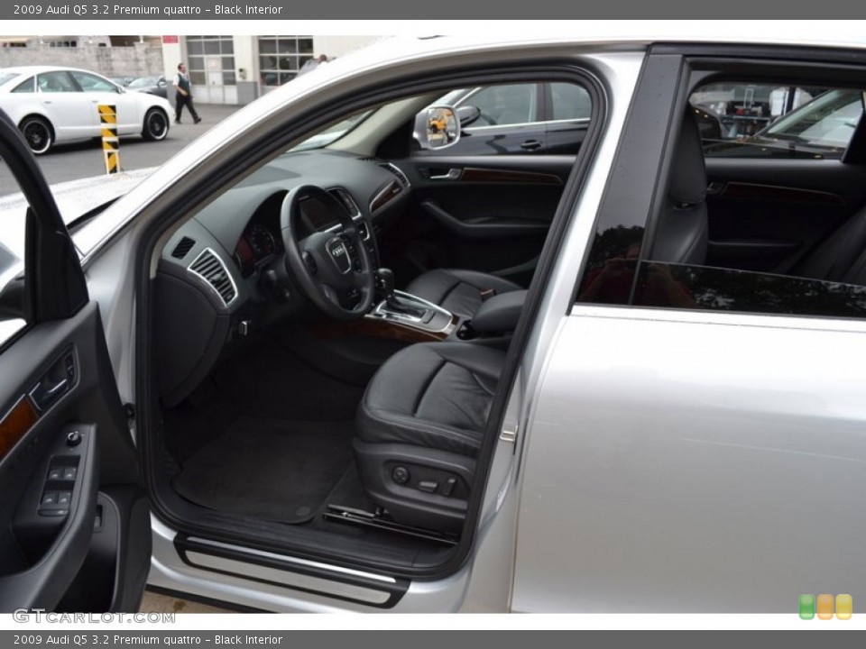 Black Interior Photo for the 2009 Audi Q5 3.2 Premium quattro #54436605