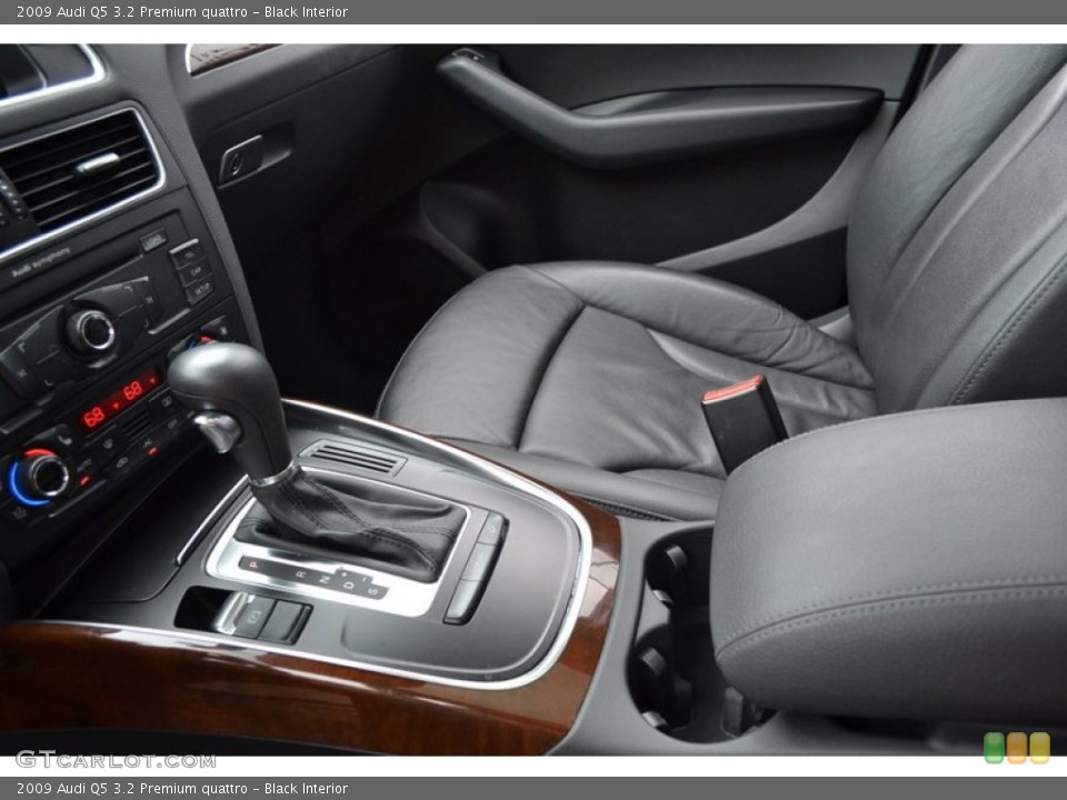 Black Interior Transmission for the 2009 Audi Q5 3.2 Premium quattro #54436641