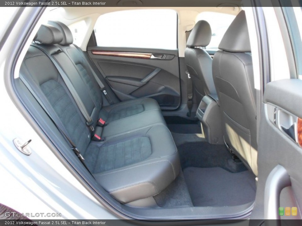 Titan Black Interior Photo for the 2012 Volkswagen Passat 2.5L SEL #54446688