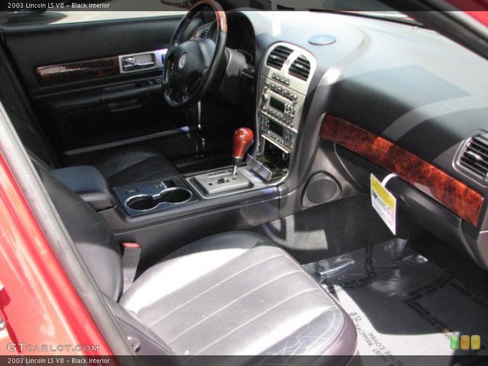 Black Interior Photo for the 2003 Lincoln LS V8 #54447096