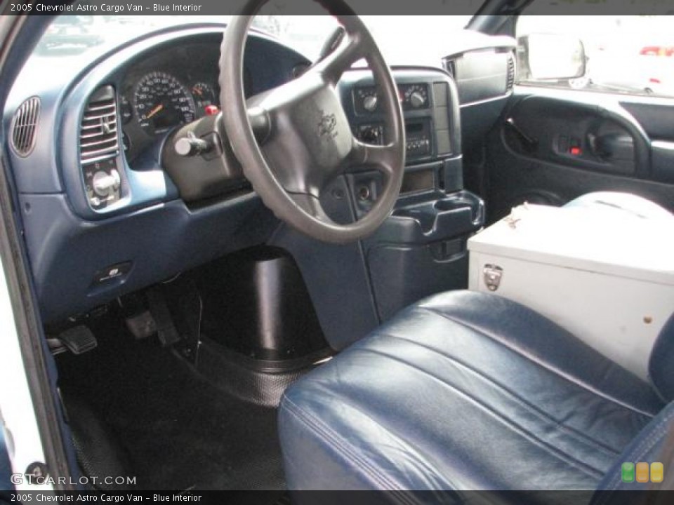 Blue Interior Photo for the 2005 Chevrolet Astro Cargo Van #54448215