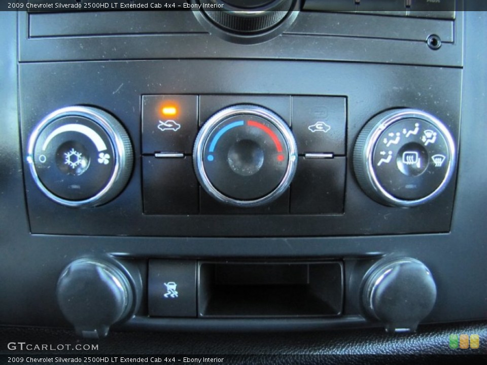 Ebony Interior Controls for the 2009 Chevrolet Silverado 2500HD LT Extended Cab 4x4 #54448818