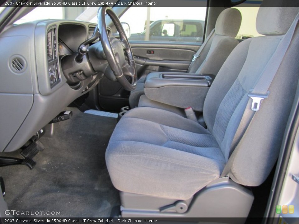 Dark Charcoal Interior Photo for the 2007 Chevrolet Silverado 2500HD Classic LT Crew Cab 4x4 #54449292