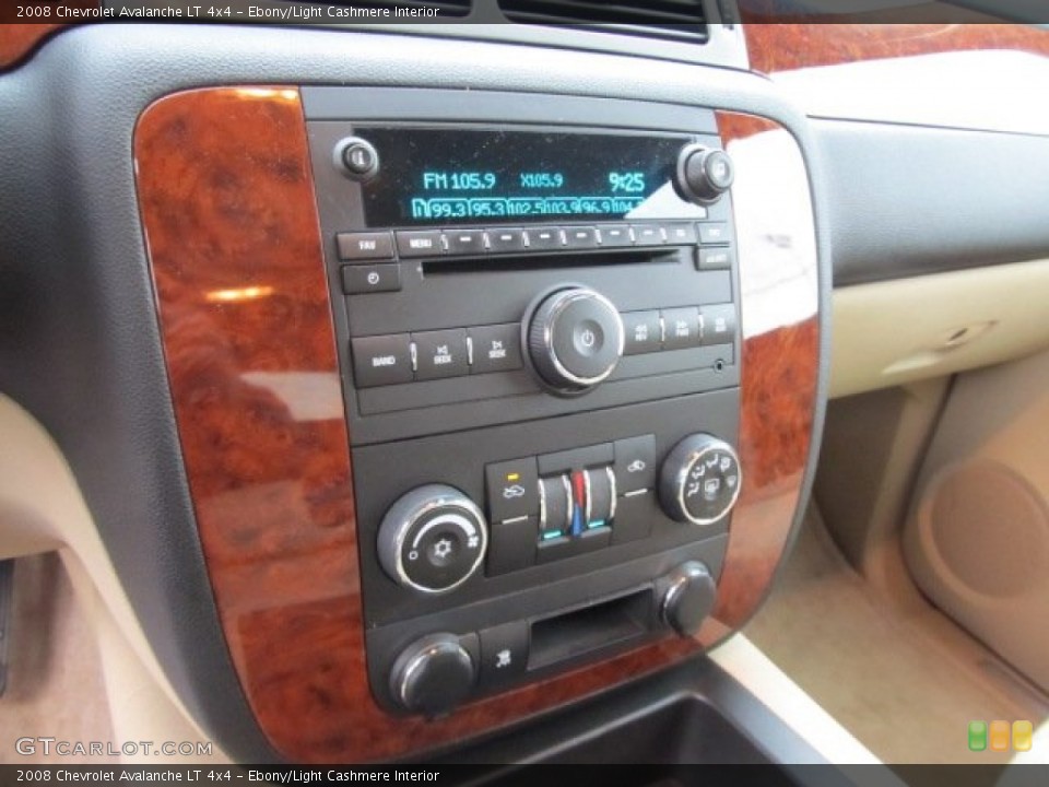 Ebony/Light Cashmere Interior Controls for the 2008 Chevrolet Avalanche LT 4x4 #54453450