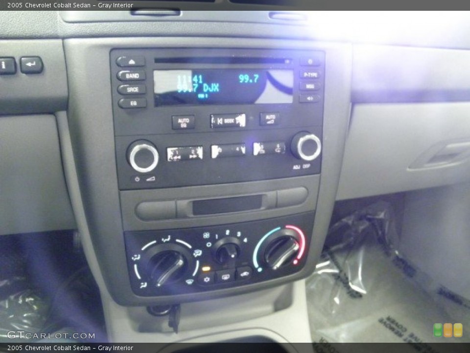 Gray Interior Controls for the 2005 Chevrolet Cobalt Sedan #54457236