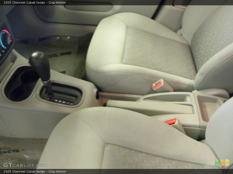 Gray Interior Transmission for the 2005 Chevrolet Cobalt Sedan #54457242