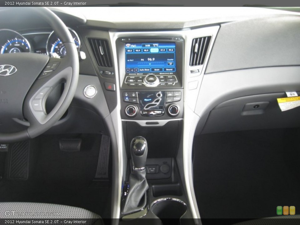 Gray Interior Controls for the 2012 Hyundai Sonata SE 2.0T #54466389