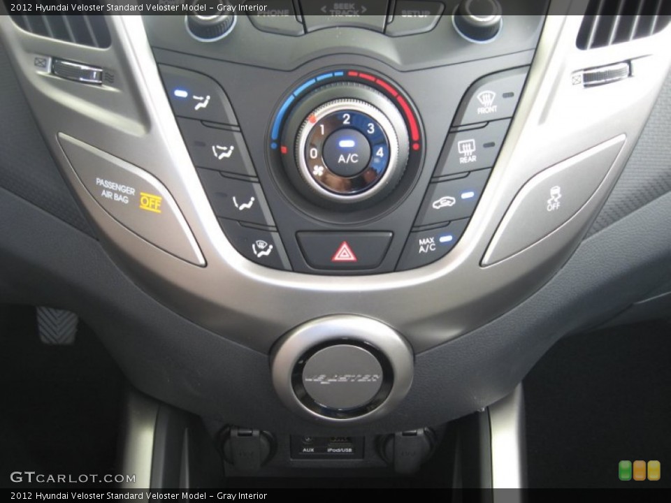 Gray Interior Controls for the 2012 Hyundai Veloster  #54466662