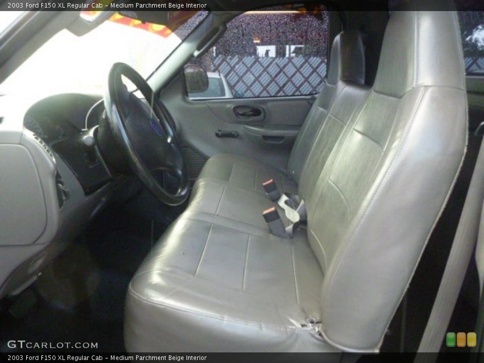 Medium Parchment Beige Interior Photo for the 2003 Ford F150 XL Regular Cab #54480683
