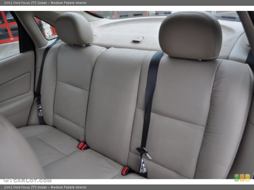 Medium Pebble 2001 Ford Focus Interiors