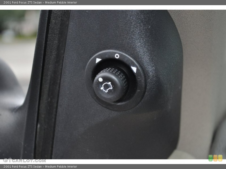 Medium Pebble Interior Controls for the 2001 Ford Focus ZTS Sedan #54484112