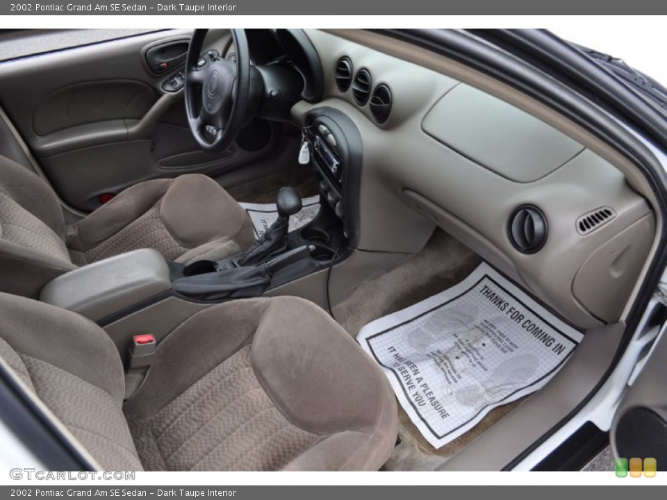Dark Taupe Interior Photo for the 2002 Pontiac Grand Am SE Sedan #54484277