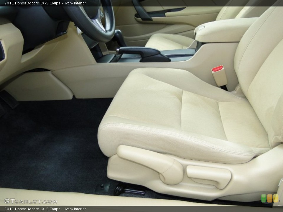 Ivory Interior Photo for the 2011 Honda Accord LX-S Coupe #54487892