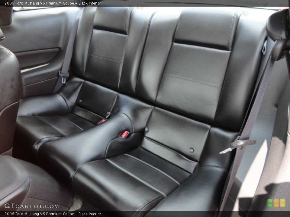 Black Interior Photo for the 2006 Ford Mustang V6 Premium Coupe #54492848